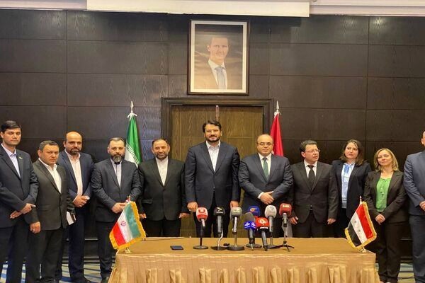 ایران و سوریه تفاهم نامه جامع حمل ونقل در حوزه های هوایی، دریایی و ریلی امضا کردند