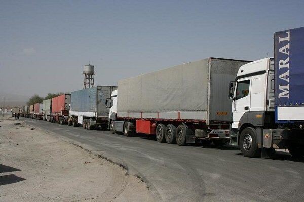درخواست تعویق اجرای بخشنامه حمل یکسره کالا به ترکمنستان
