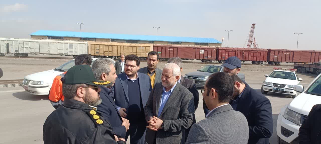 بازدید معاون وزیر راه و شهر سازی از ایستگاه راه آهن شهید مطهری