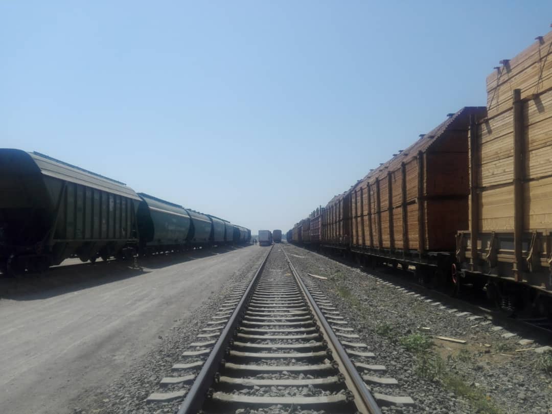 ورود قطار ترانزیتی روسیه به هند از مرز ریلی اینچه برون